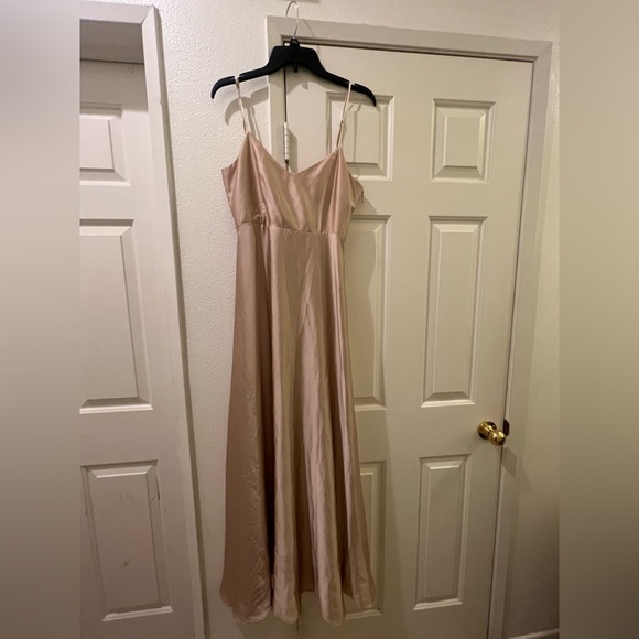 Show me your mumu Faith maxi dress champagne luxe satin dress size small - Picture 4 of 6